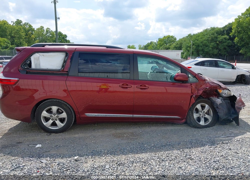 2017 TOYOTA SIENNA LE 8 PASSENGER VIN: 5TDKZ3DC9HS850724
