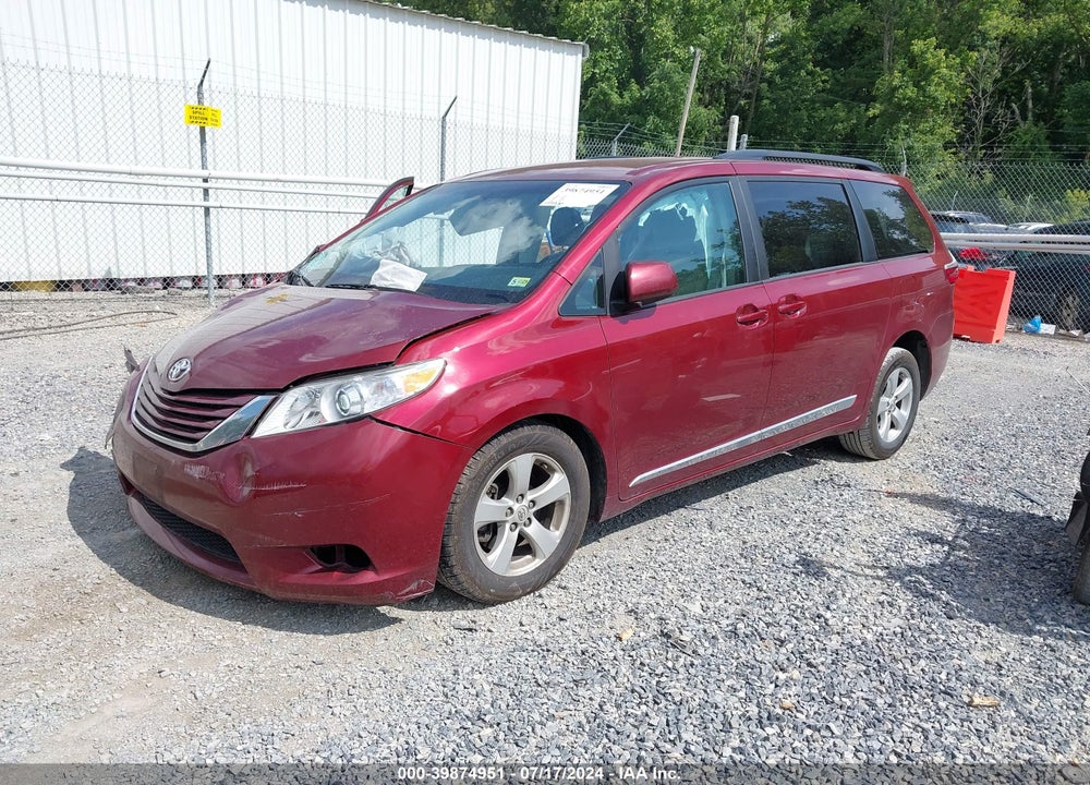 2017 TOYOTA SIENNA LE 8 PASSENGER VIN: 5TDKZ3DC9HS850724
