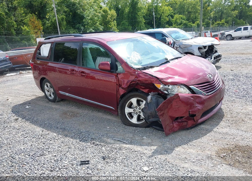 2017 TOYOTA SIENNA LE 8 PASSENGER VIN: 5TDKZ3DC9HS850724