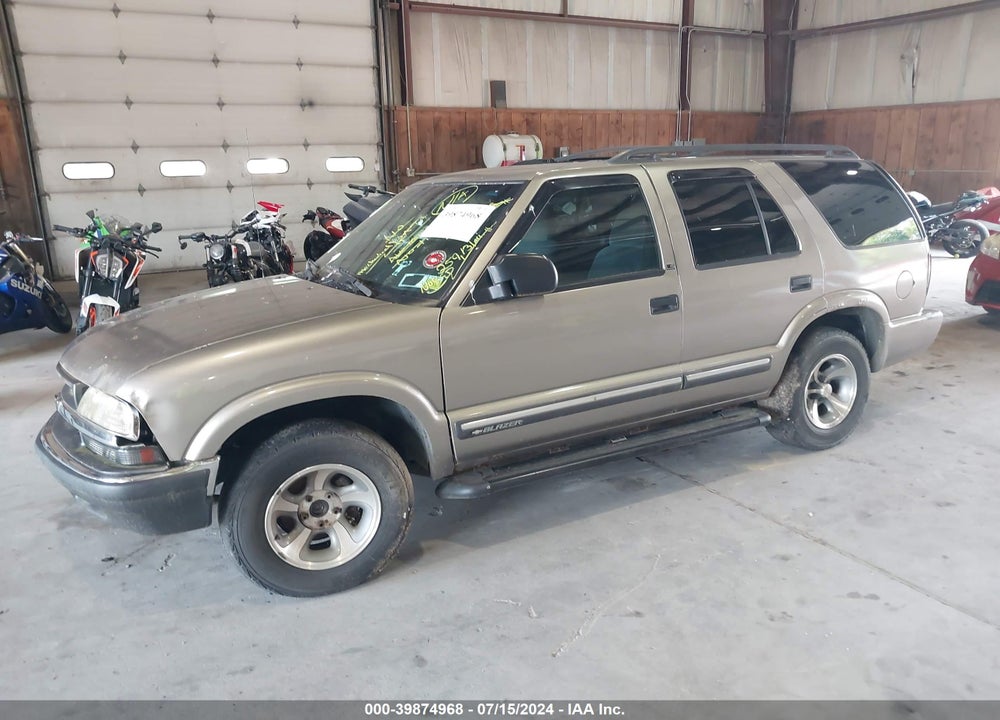 2001 CHEVROLET BLAZER LS VIN: 1GNCS13W11K136485