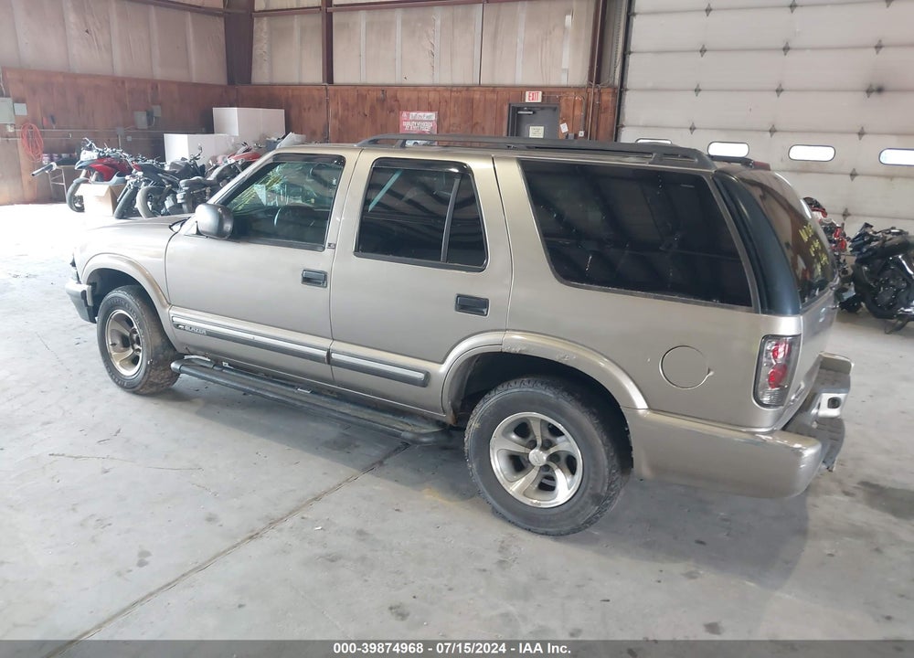 2001 CHEVROLET BLAZER LS VIN: 1GNCS13W11K136485