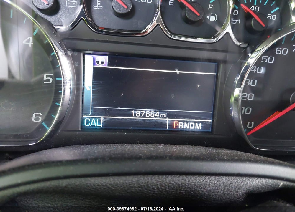2015 CHEVROLET SUBURBAN 1500 LTZ VIN: 1GNSKKKC8FR606213