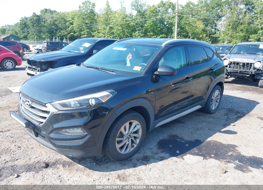 2017 HYUNDAI TUCSON SE VIN: KM8J33A49HU381376