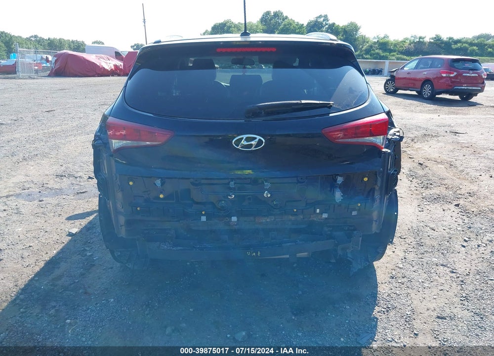 2017 HYUNDAI TUCSON SE VIN: KM8J33A49HU381376
