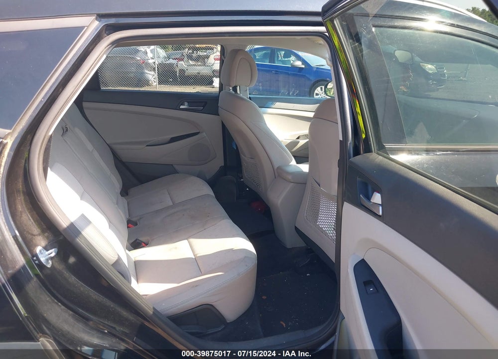 2017 HYUNDAI TUCSON SE VIN: KM8J33A49HU381376