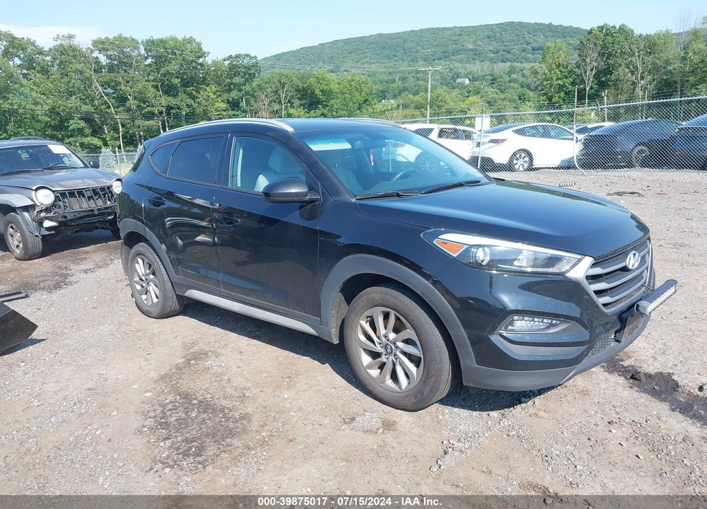 2017 HYUNDAI TUCSON SE VIN: KM8J33A49HU381376