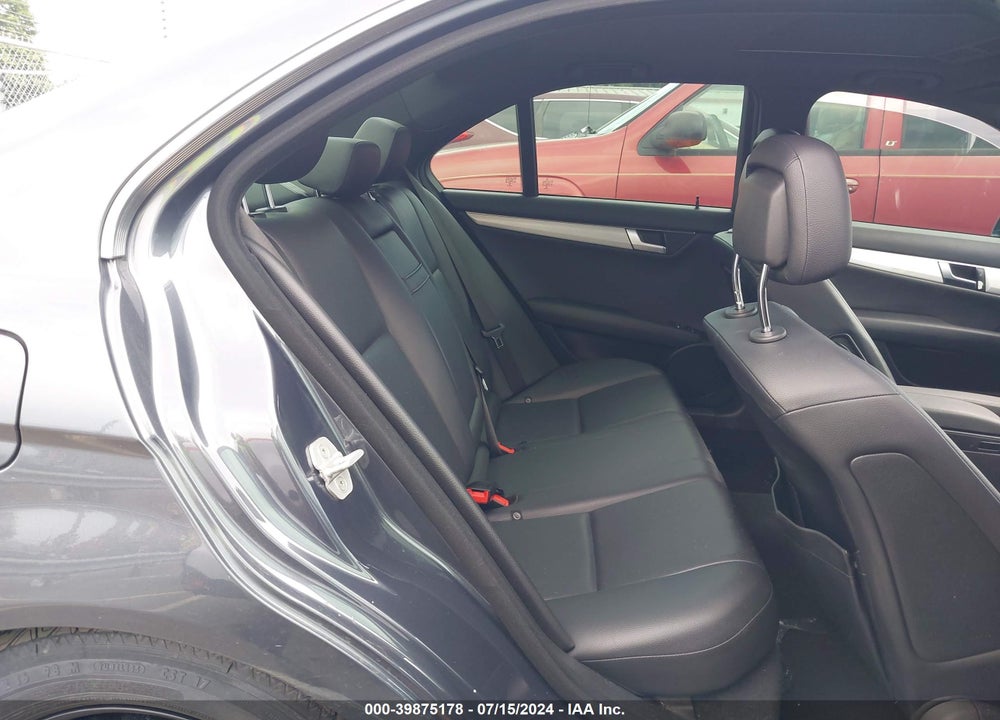 2014 MERCEDES-BENZ C 250 LUXURY/SPORT VIN: WDDGF4HB6EA945956