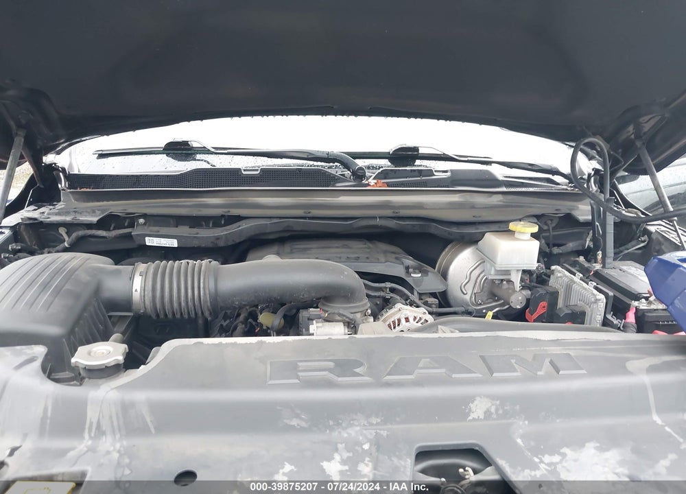 2019 RAM 1500 LAIE  4X4 5'7 BOX VIN: 1C6SRFJT3KN671265