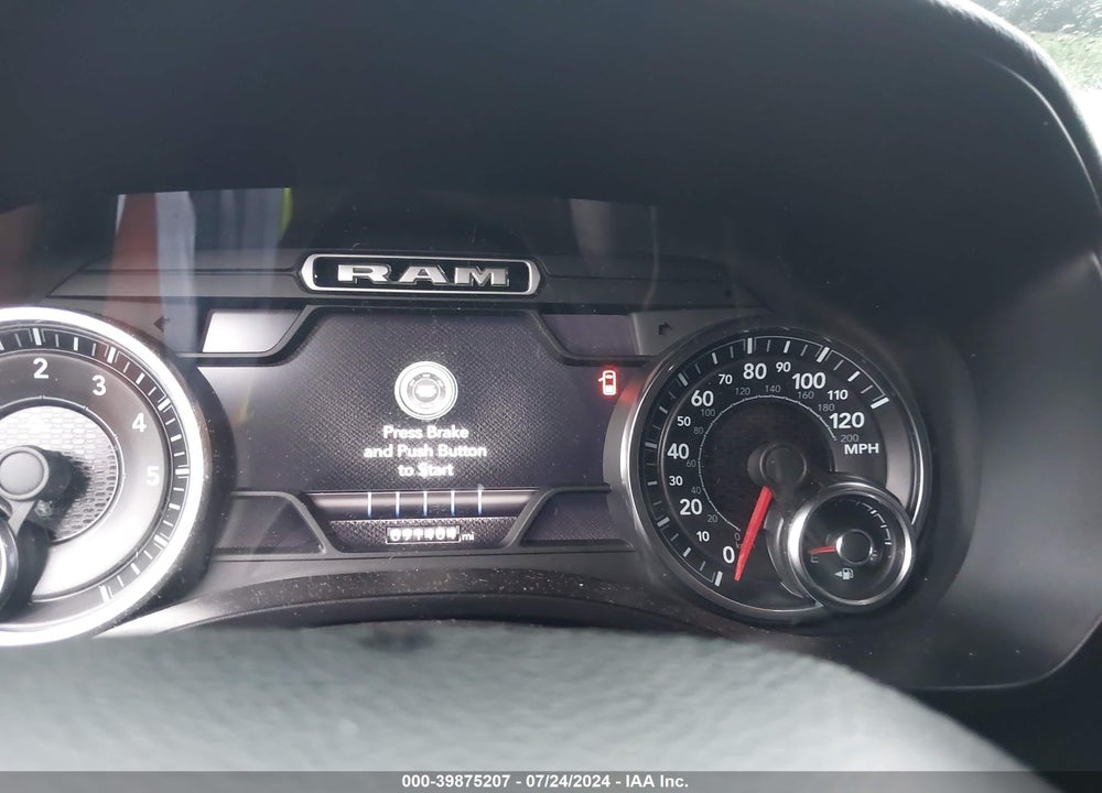 2019 RAM 1500 LAIE  4X4 5'7 BOX VIN: 1C6SRFJT3KN671265