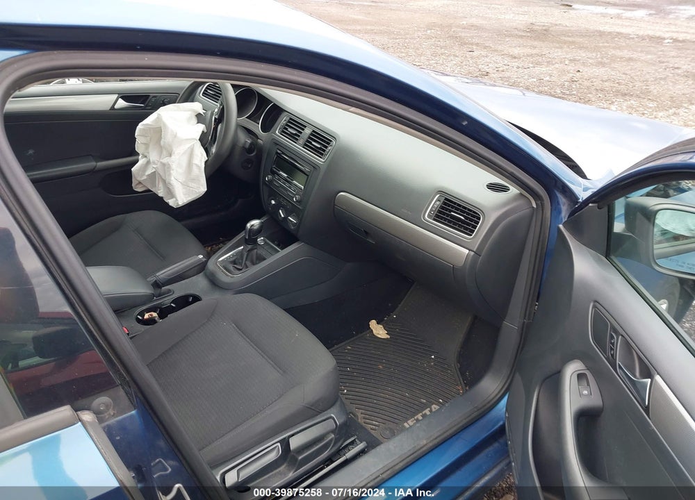 2015 VOLKSWAGEN JETTA 1.8T SE VIN: 3VWD17AJ8FM315145