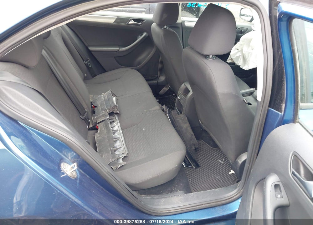 2015 VOLKSWAGEN JETTA 1.8T SE VIN: 3VWD17AJ8FM315145