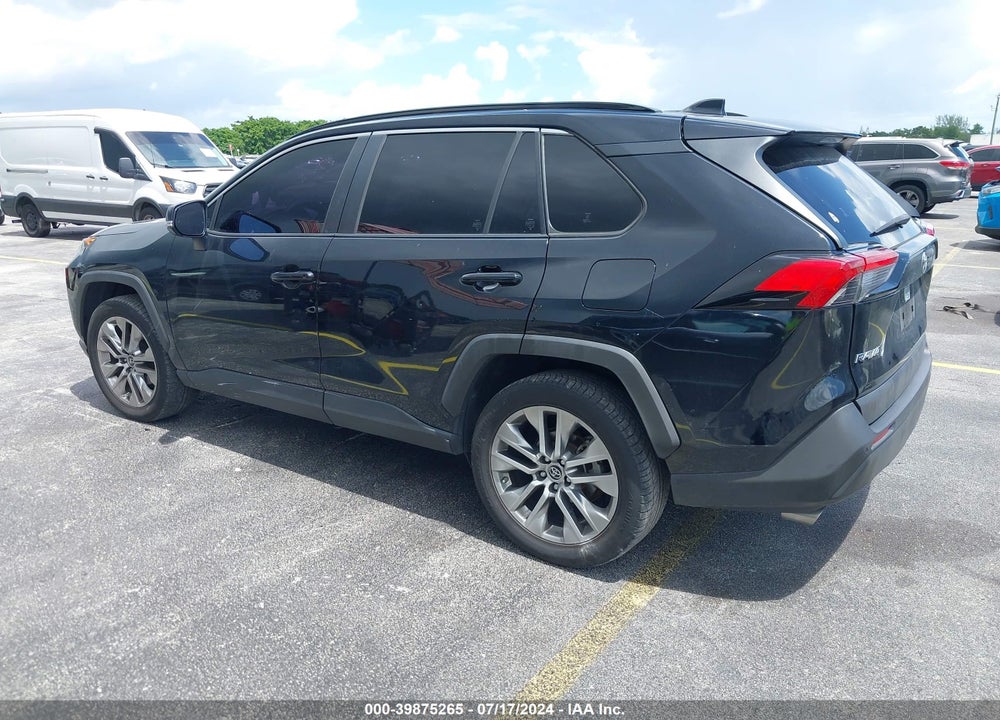2019 TOYOTA RAV4 XLE PREMIUM VIN: JTMC1RFV6KD006673
