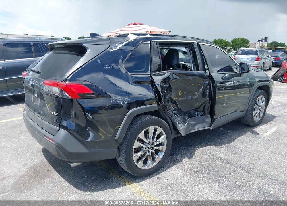 2019 TOYOTA RAV4 XLE PREMIUM VIN: JTMC1RFV6KD006673