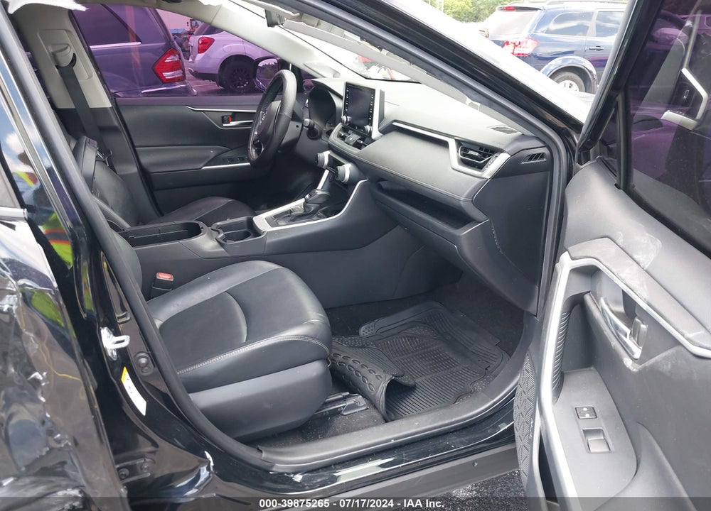 2019 TOYOTA RAV4 XLE PREMIUM VIN: JTMC1RFV6KD006673