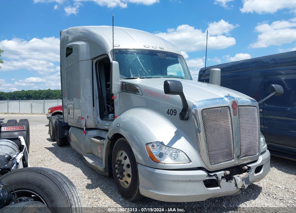 2017 KENWORTH T680 VIN: 1XKYDP9X0HJ135893