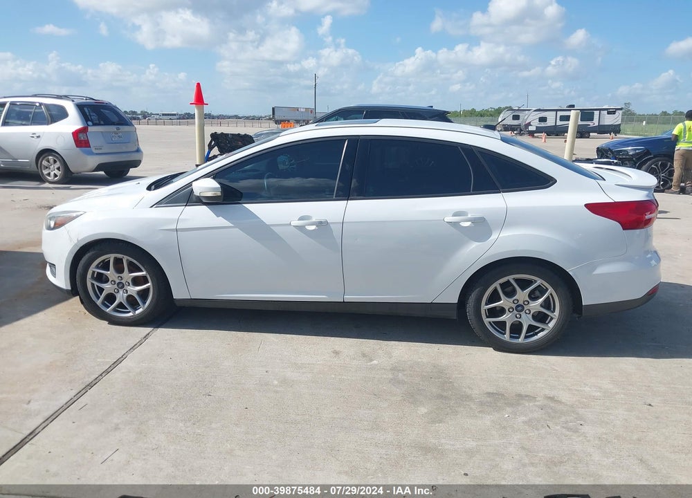 2015 FORD FOCUS SE VIN: 1FADP3F2XFL268459