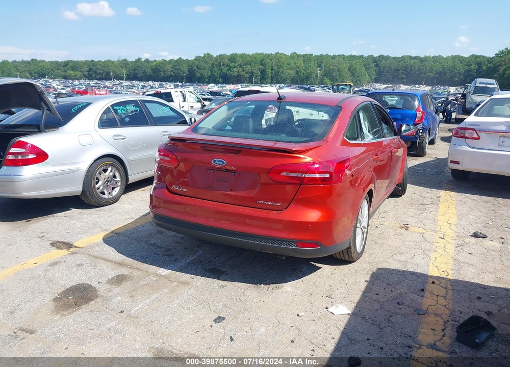 2018 FORD FOCUS TITANIUM VIN: 1FADP3J24JL260194