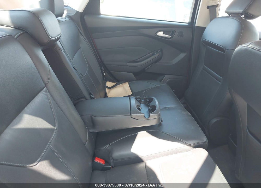 2018 FORD FOCUS TITANIUM VIN: 1FADP3J24JL260194