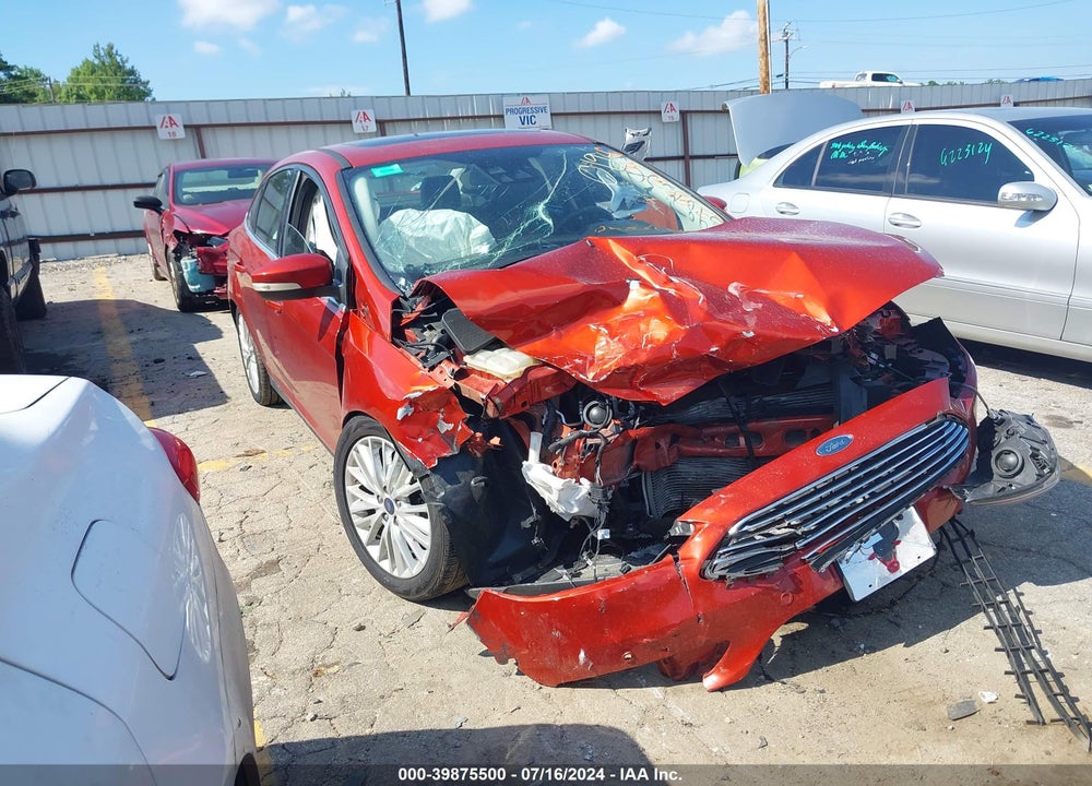 2018 FORD FOCUS TITANIUM VIN: 1FADP3J24JL260194