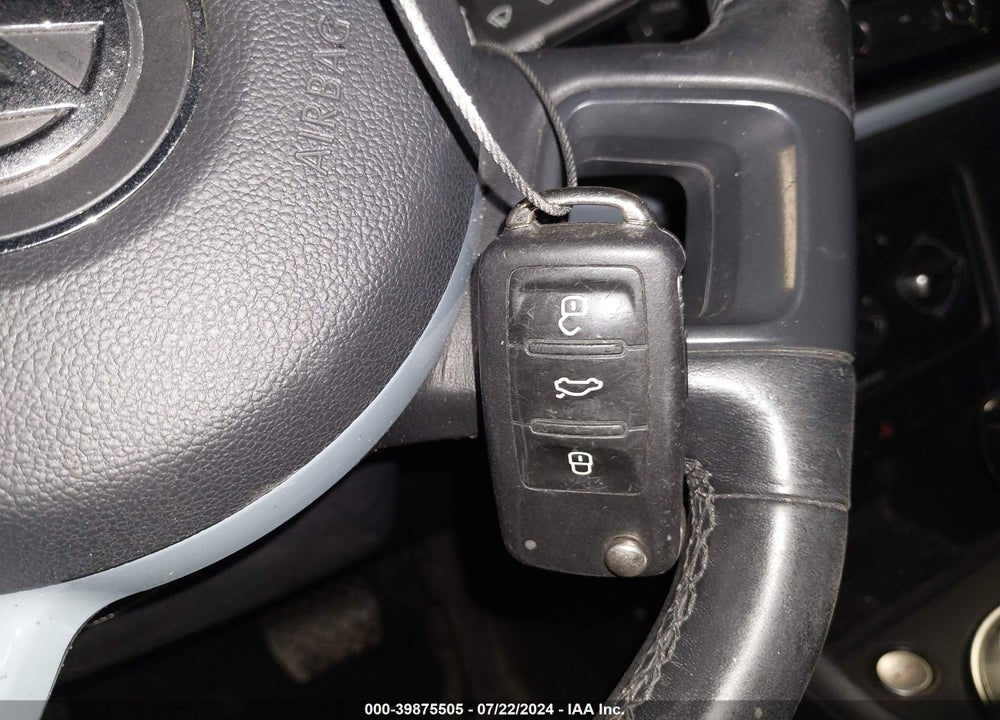 2013 VOLKSWAGEN BEETLE 2.5L VIN: 3VWJX7AT5DM600336
