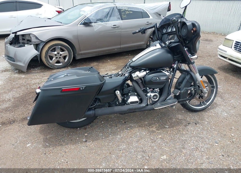 2017 HARLEY-DAVIDSON FLHXS STREET GLIDE SPECIAL VIN: 1HD1KRC10HB623608