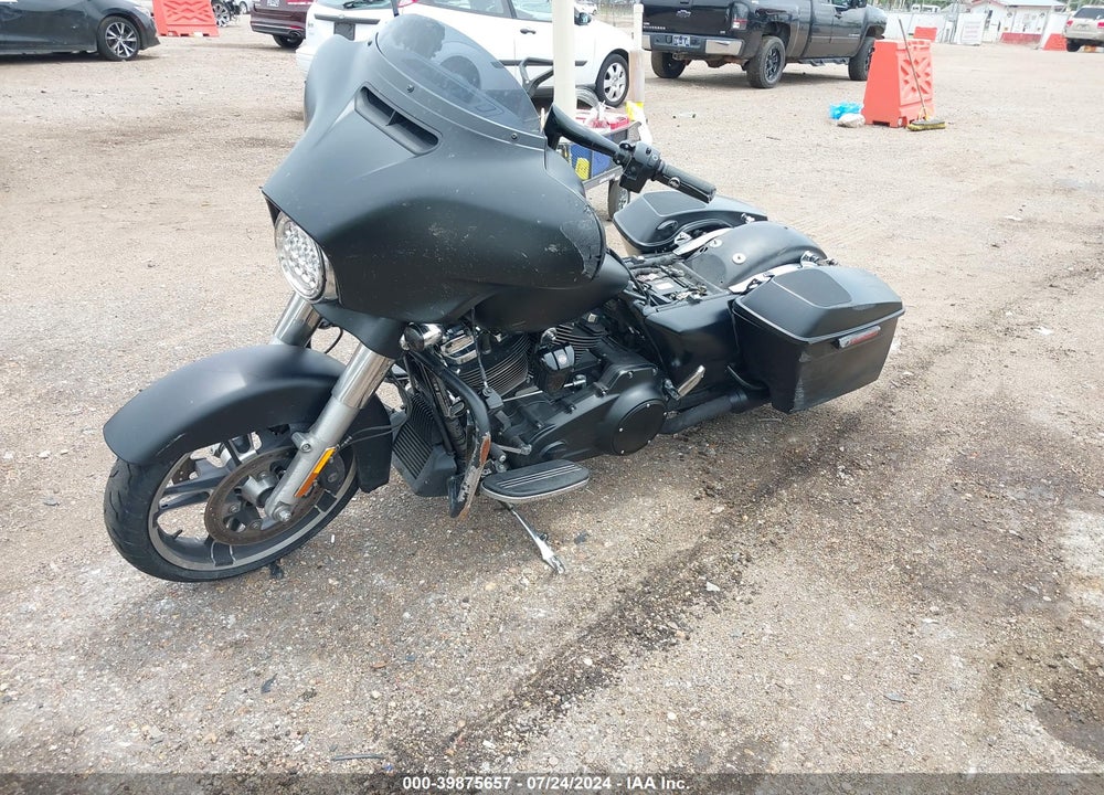2017 HARLEY-DAVIDSON FLHXS STREET GLIDE SPECIAL VIN: 1HD1KRC10HB623608