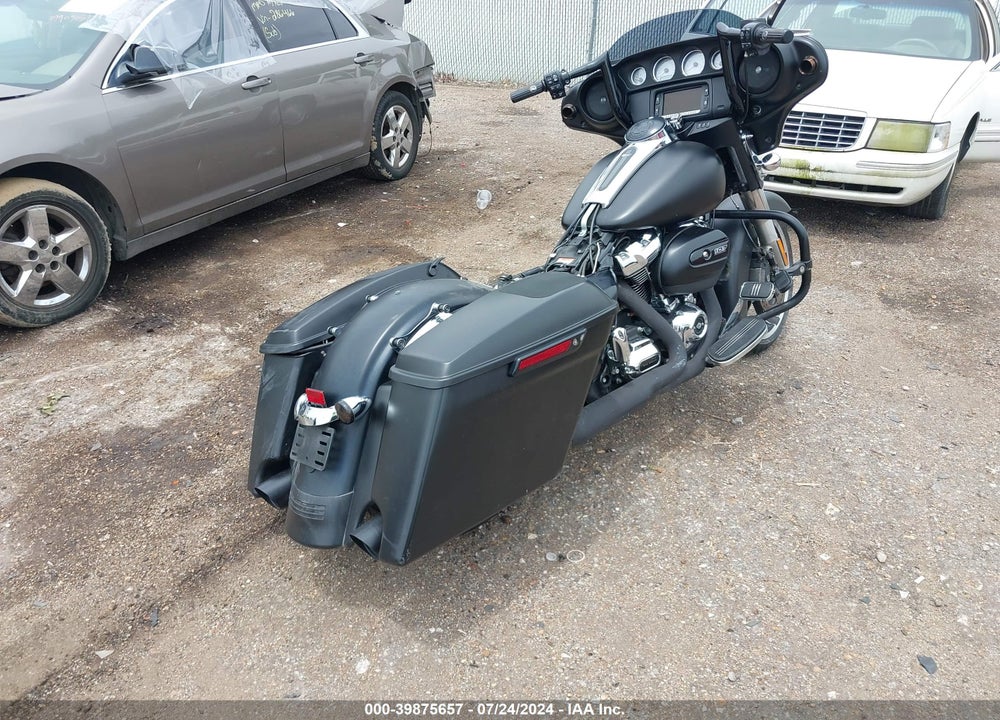 2017 HARLEY-DAVIDSON FLHXS STREET GLIDE SPECIAL VIN: 1HD1KRC10HB623608