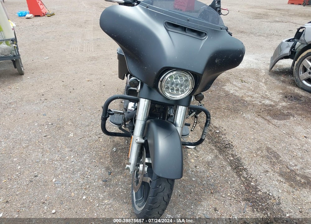 2017 HARLEY-DAVIDSON FLHXS STREET GLIDE SPECIAL VIN: 1HD1KRC10HB623608