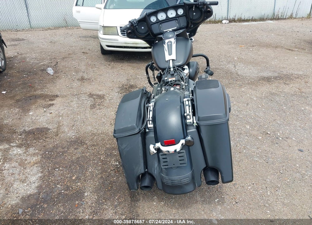 2017 HARLEY-DAVIDSON FLHXS STREET GLIDE SPECIAL VIN: 1HD1KRC10HB623608