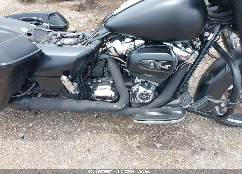 2017 HARLEY-DAVIDSON FLHXS STREET GLIDE SPECIAL VIN: 1HD1KRC10HB623608