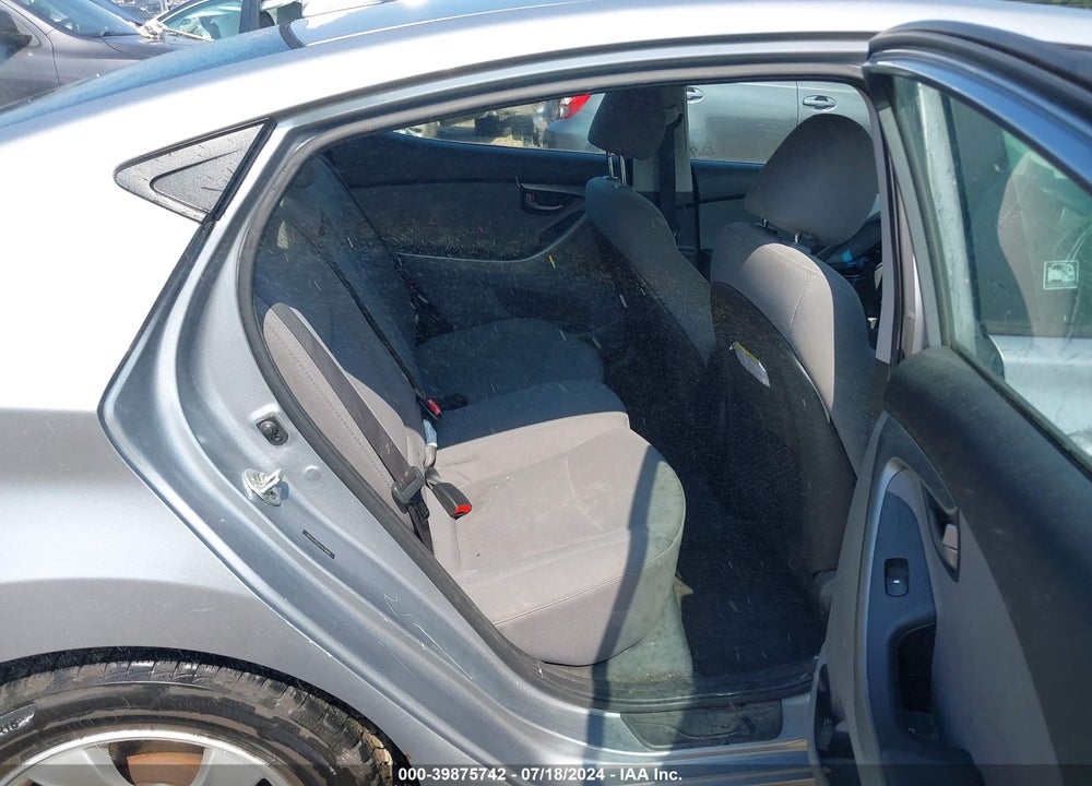 2015 HYUNDAI ELANTRA SE VIN: 5NPDH4AE6FH578000