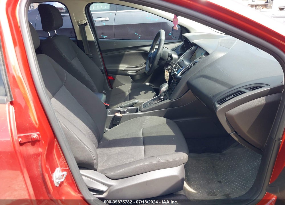 2018 FORD FOCUS SEL VIN: 1FADP3H23JL321475