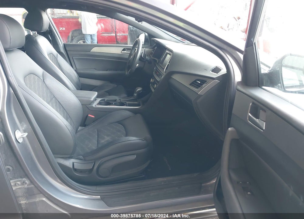 2018 HYUNDAI SONATA SPORT VIN: 5NPE34AF1JH699635