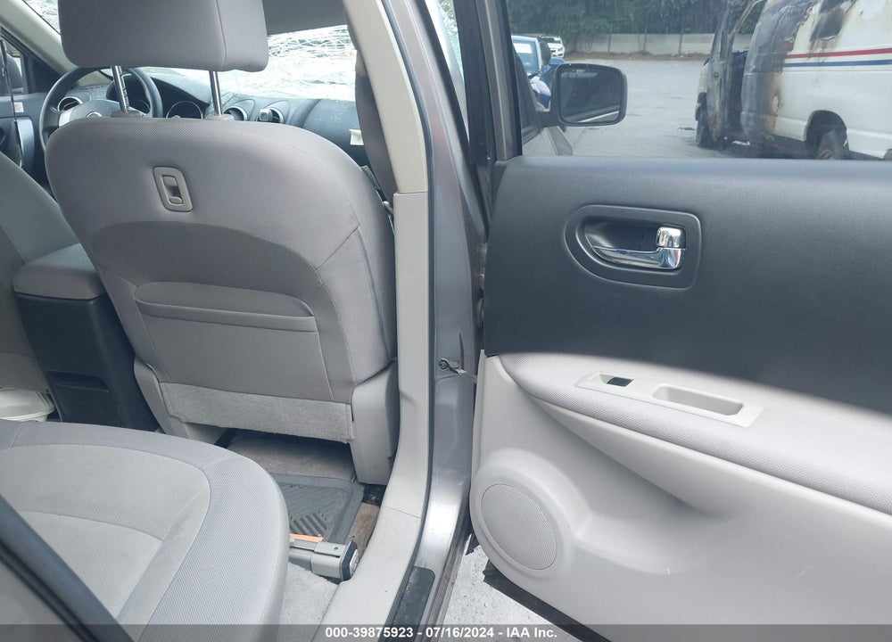 2010 NISSAN ROGUE VIN: JN8AS5MVXAW111899