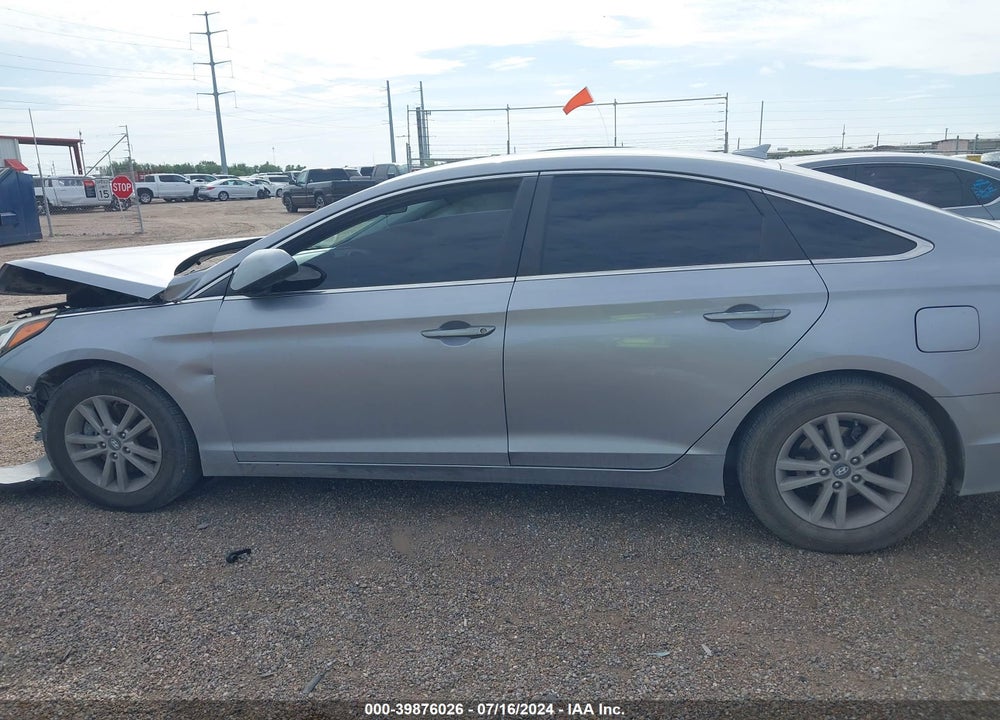 2015 HYUNDAI SONATA SE VIN: 5NPE24AF6FH135702
