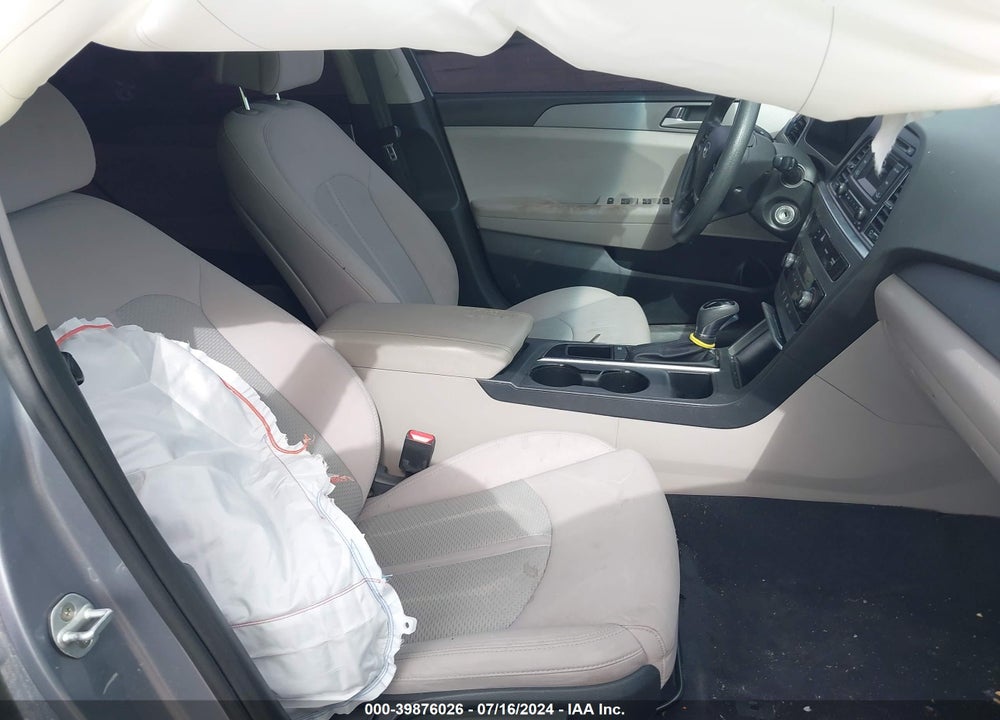 2015 HYUNDAI SONATA SE VIN: 5NPE24AF6FH135702