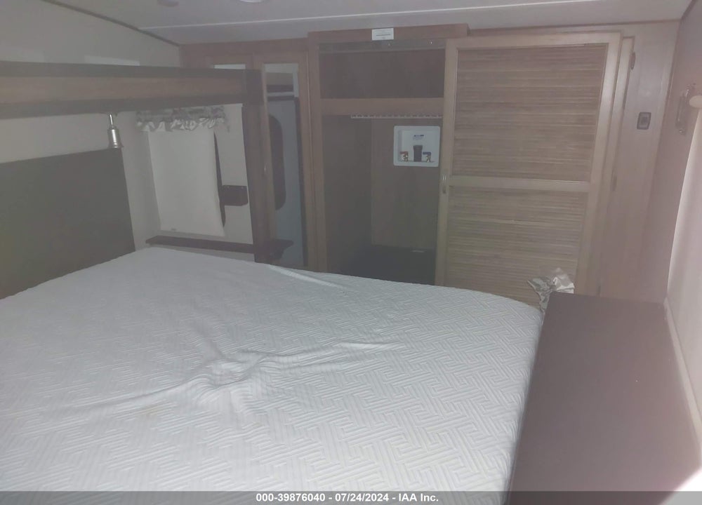 2020 FOREST RIVER CHAPPARAL M-381 VIN: 5ZT3CH3B4LA322847