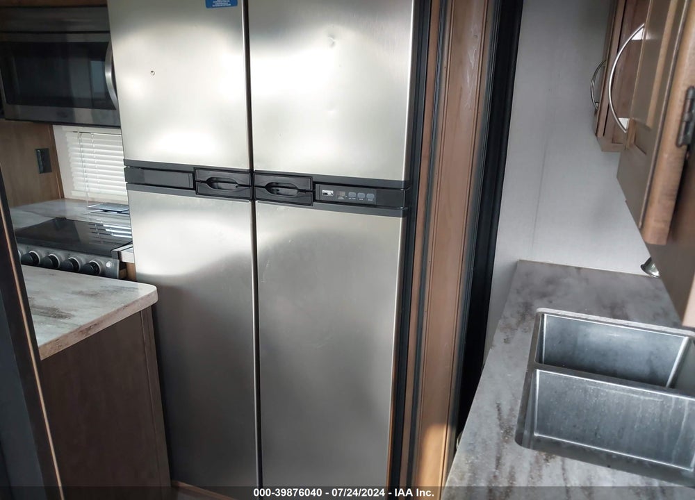 2020 FOREST RIVER CHAPPARAL M-381 VIN: 5ZT3CH3B4LA322847