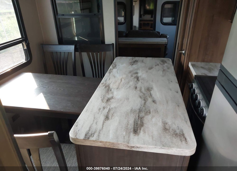 2020 FOREST RIVER CHAPPARAL M-381 VIN: 5ZT3CH3B4LA322847