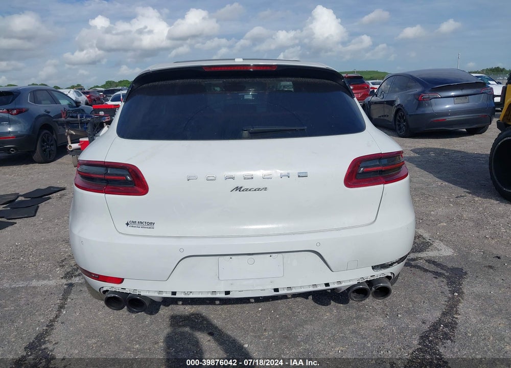 2018 PORSCHE MACAN SPORT EDITION VIN: WP1AA2A5XJLB22855