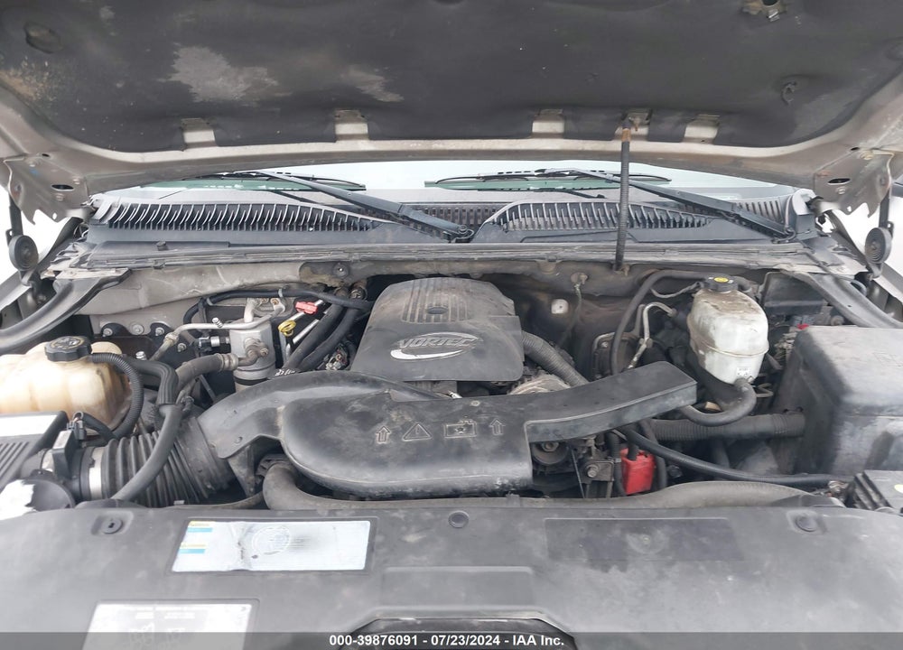 2005 CHEVROLET SUBURBAN 1500 LS VIN: 3GNEC16Z05G227515