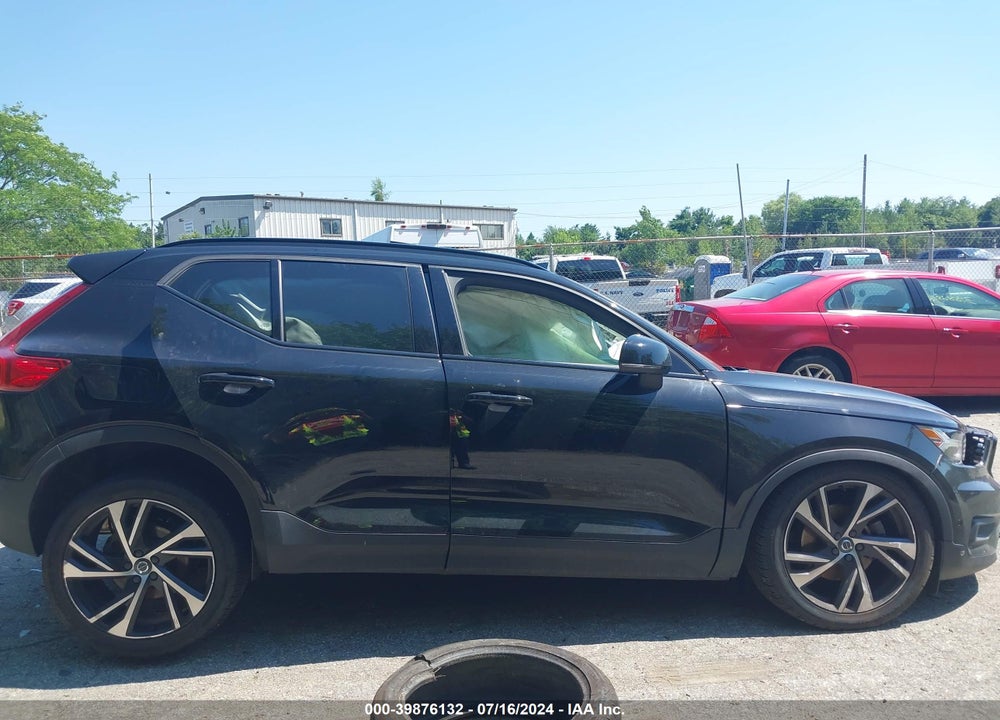 2019 VOLVO XC40 T5 R-DESIGN VIN: YV4162UM4K2113823