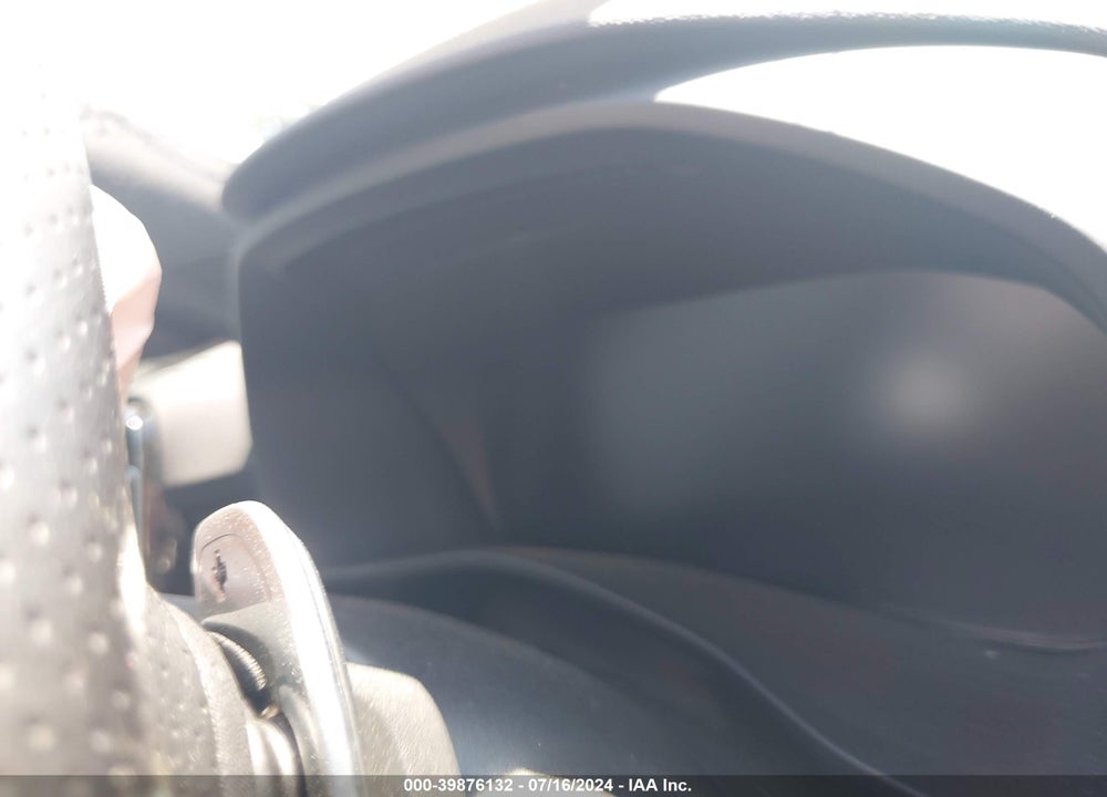 2019 VOLVO XC40 T5 R-DESIGN VIN: YV4162UM4K2113823