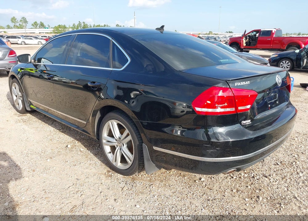 2015 VOLKSWAGEN PASSAT 2.0L TDI SEL PREMIUM VIN: 1VWCV7A34FC063560