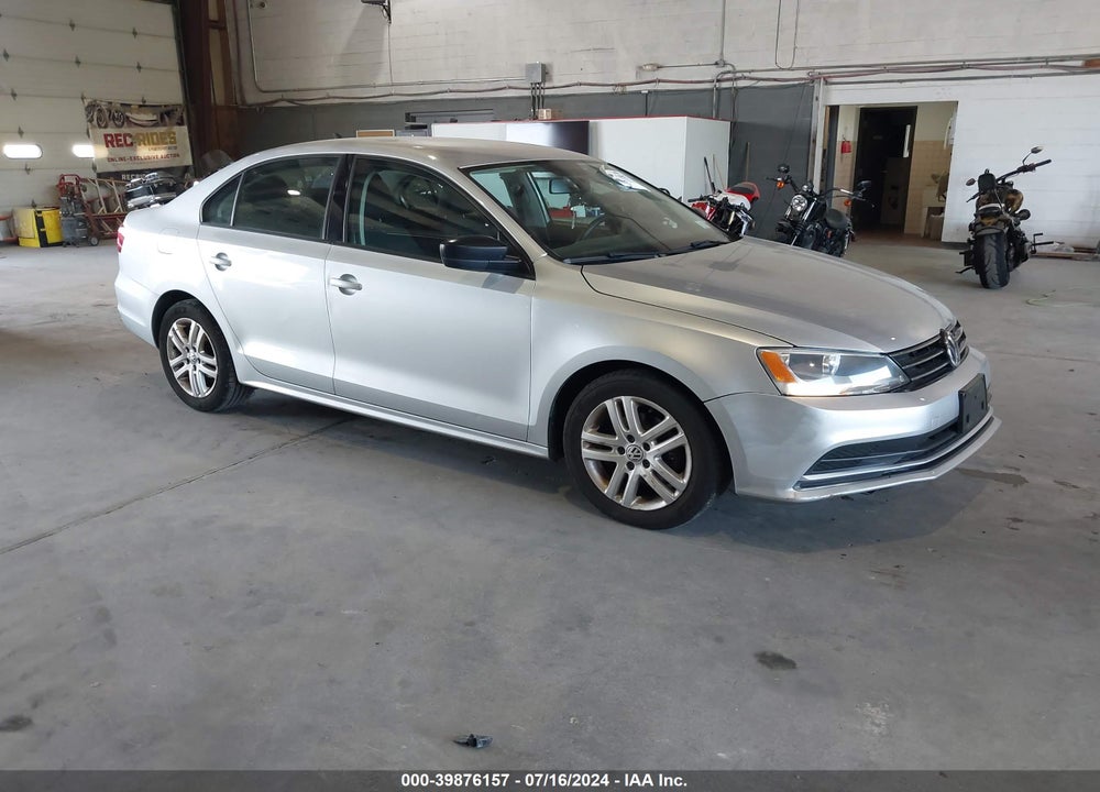 2015 VOLKSWAGEN JETTA 2.0L S VIN: 3VW2K7AJ3FM221243