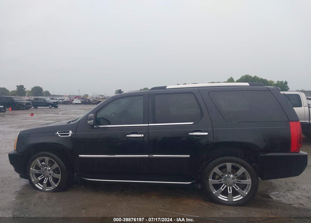 2013 CADILLAC ESCALADE LUXURY VIN: 1GYS4BEF0DR146786