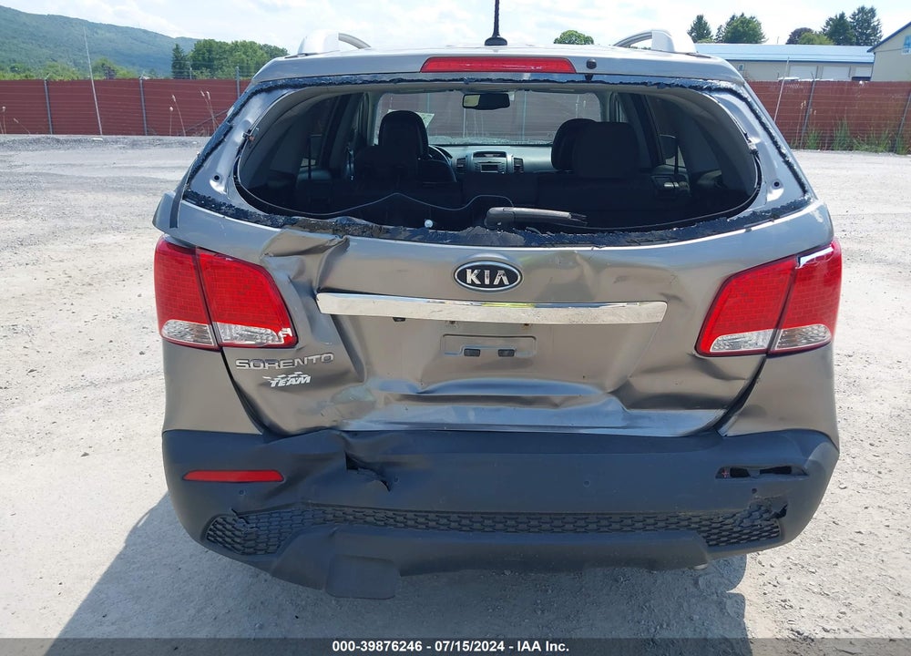 2012 KIA SORENTO LX VIN: 5XYKTCA69CG194255