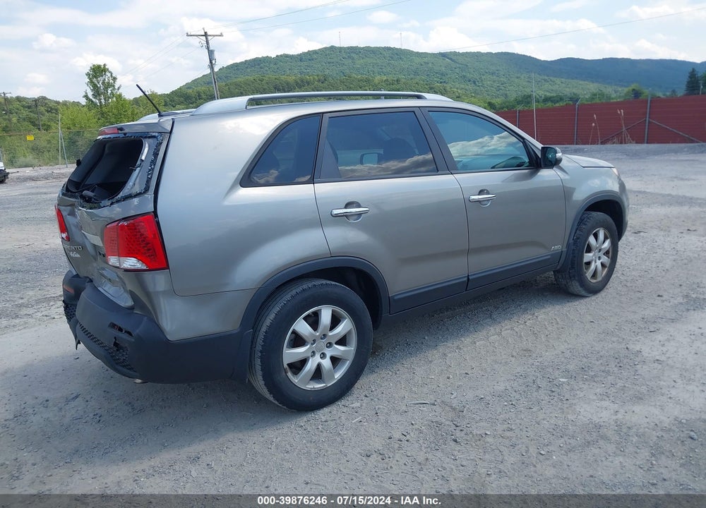 2012 KIA SORENTO LX VIN: 5XYKTCA69CG194255