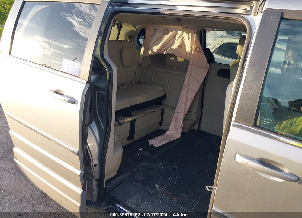 2016 CHRYSLER TOWN & COUNTRY TOURING VIN: 2C4RC1BG2GR166194