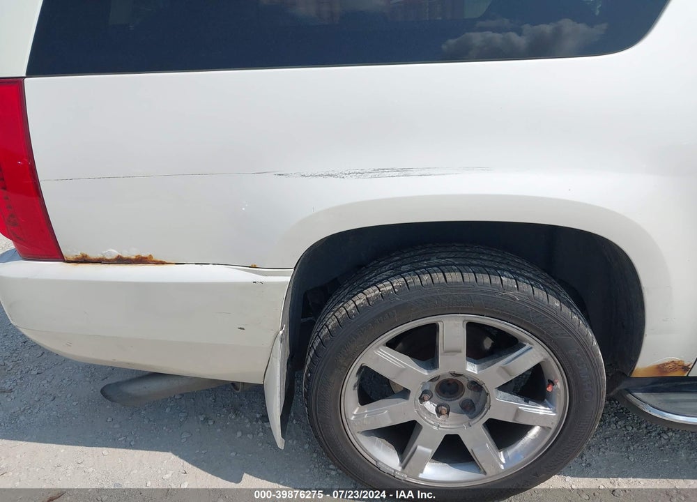 2008 CADILLAC ESCALADE ESV STANDARD VIN: 1GYFK66828R140640